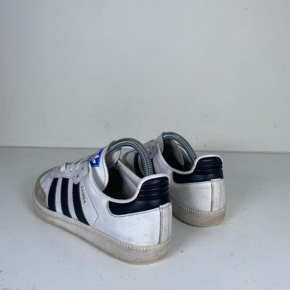 Leather Low Top Streetwear Soccer Sneakers - Picture 3 of 5